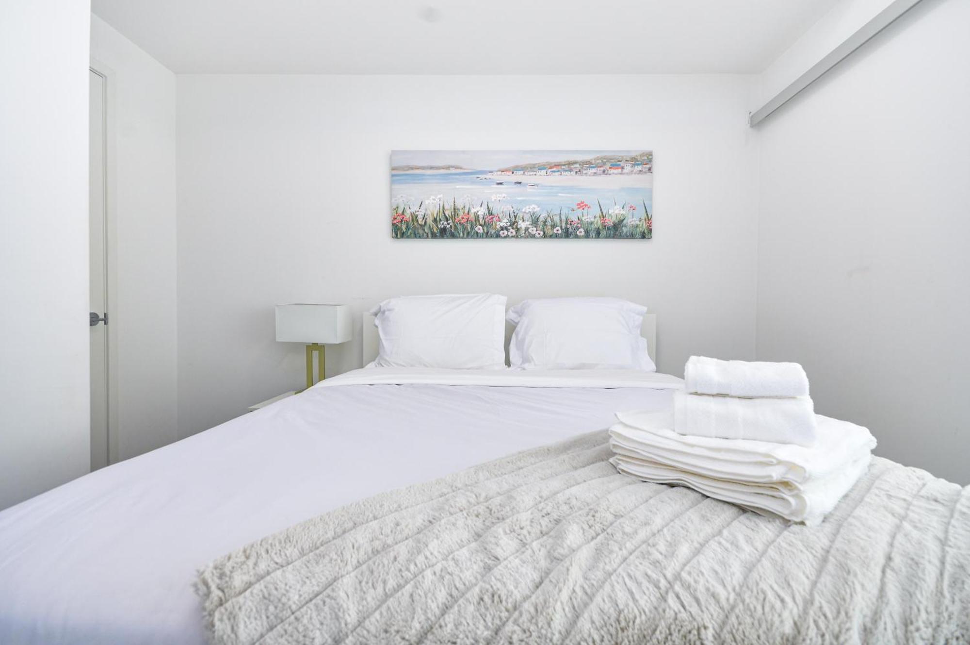 Downtown Toronto Condo Near Cn Tower, Scotiabank Arena, Rogers Centre, Union Station 外观 照片