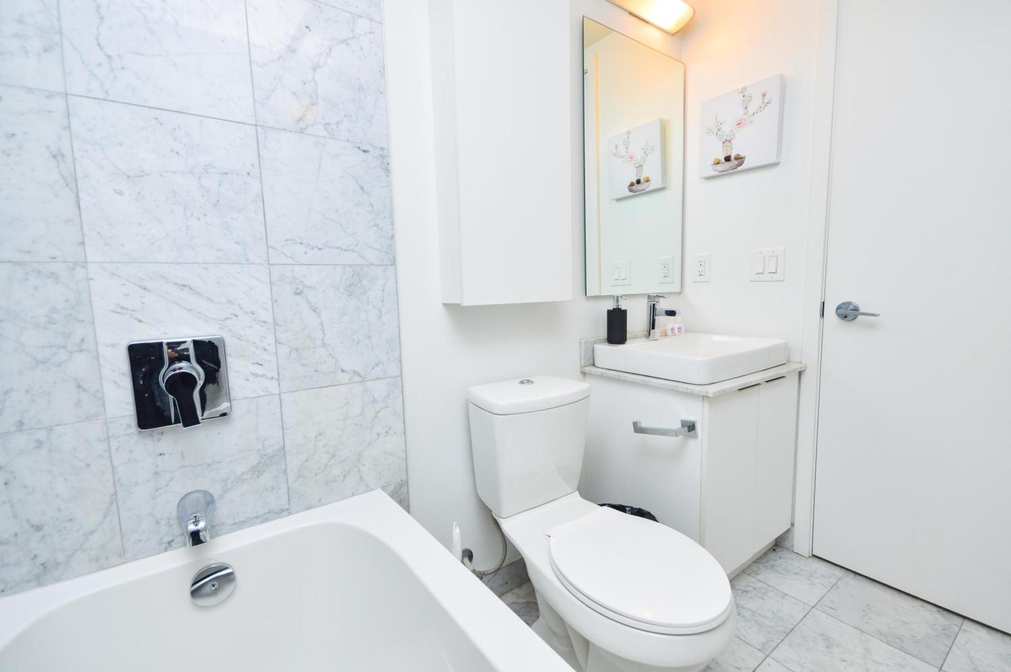 Downtown Toronto Condo Near Cn Tower, Scotiabank Arena, Rogers Centre, Union Station 外观 照片