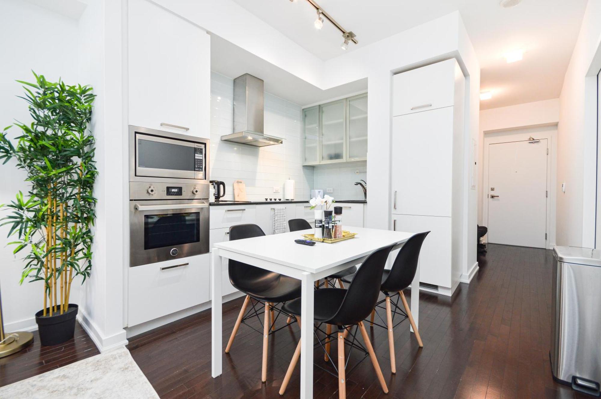 Downtown Toronto Condo Near Cn Tower, Scotiabank Arena, Rogers Centre, Union Station 外观 照片